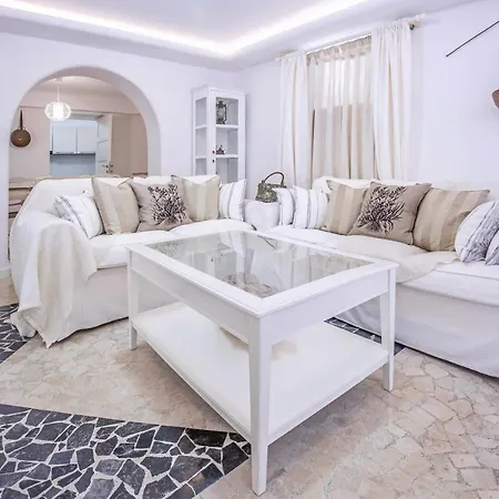 Luxury Living Nisos Vs Rhodes Town עיר רודוס